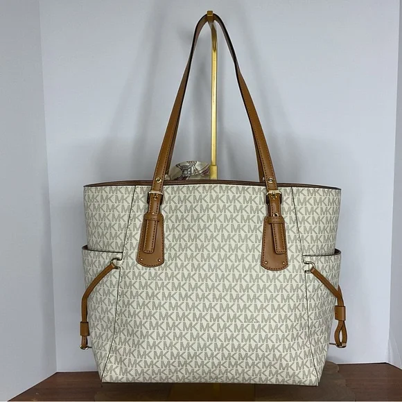 Michael Kors White/Brown Signature Coated Canvas Voyager Tote - Picture 3 of 9